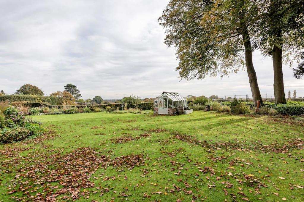 Highfield Lodge Tring Buitenkant foto