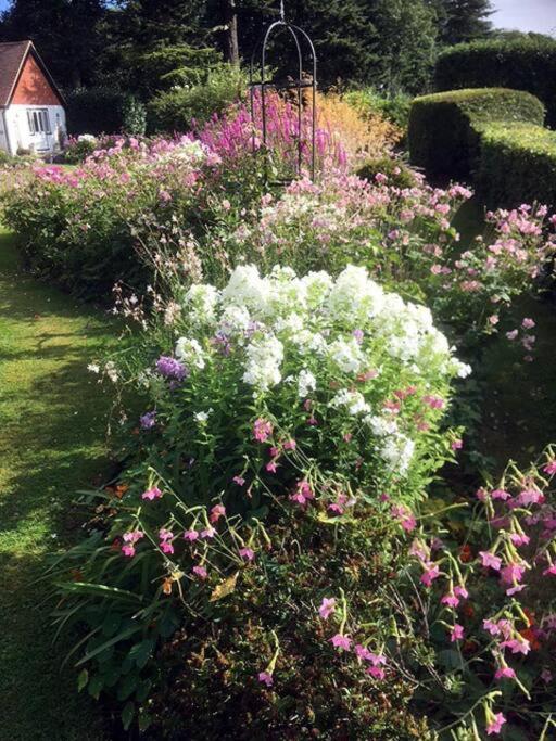 Highfield Lodge Tring Buitenkant foto