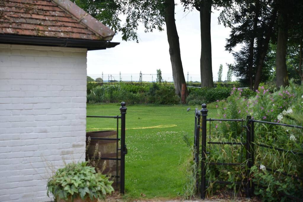Highfield Lodge Tring Buitenkant foto